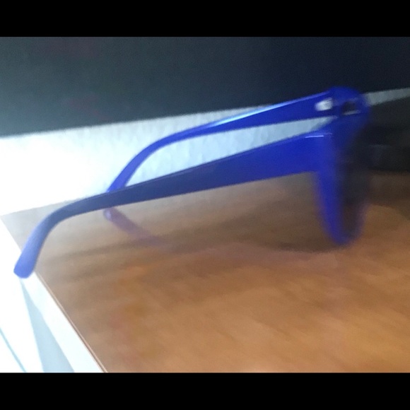 Retro Blue Sunglasses - Picture 2 of 3